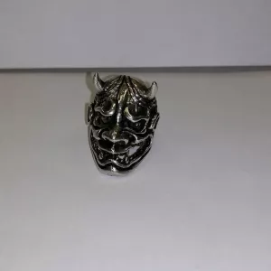Кольцо в готическом стиле