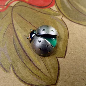 Брошь LITTLE BEETLE