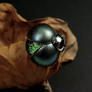 Брошь-пин LITTLE BEETLE-FIREFLY